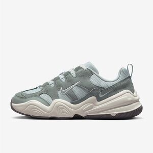 Nike Tech Hera Athletic Sneakers Green Women’s 7.5